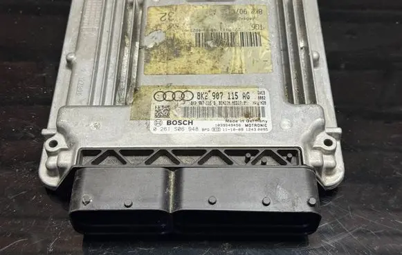 Audi A5 8T 8F Engine control unit/module 8K2907115AG 8K2907115D 0261S06948