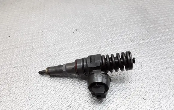 Skoda Octavia Mk2 (1Z) Fuel injector 038130073AG
