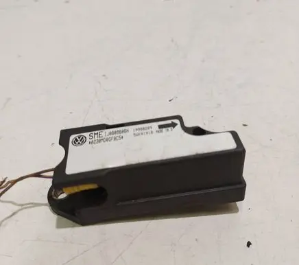 Volkswagen PASSAT B5 Airbag deployment crash/impact sensor 1J0909606N 19980209 5WK41910