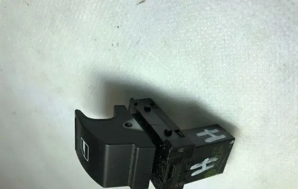 Volkswagen PASSAT B6 Electric window control switch