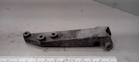 Opel Vectra B Engine mounting bracket 90495450 24494