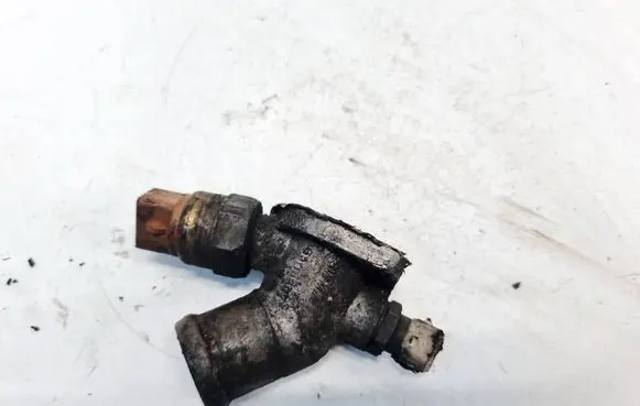 Volvo S70 V70 V70 XC Engine coolant pipe/hose 034121133