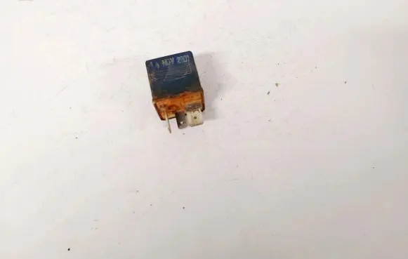 Audi A4 S4 B6 8E 8H Other relay 8a0951253