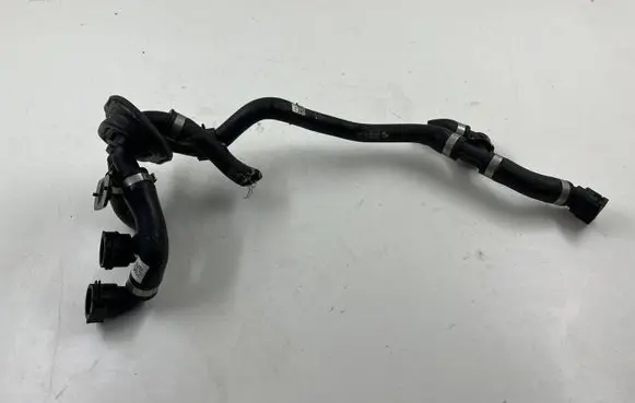 BMW 5 G30 G31 Engine coolant pipe/hose 8780516 8615586