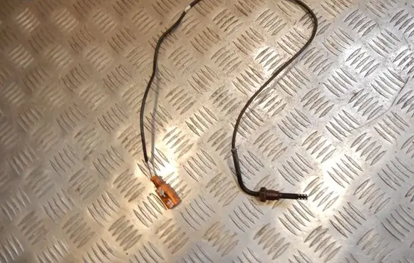 Audi A6 S6 C6 4F Exhaust gas temperature sensor 03G906088AG 6X0973802C 3977