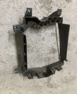 Land Rover Range Rover Sport L494 Intercooler air channel guide CPLA9Y475AC