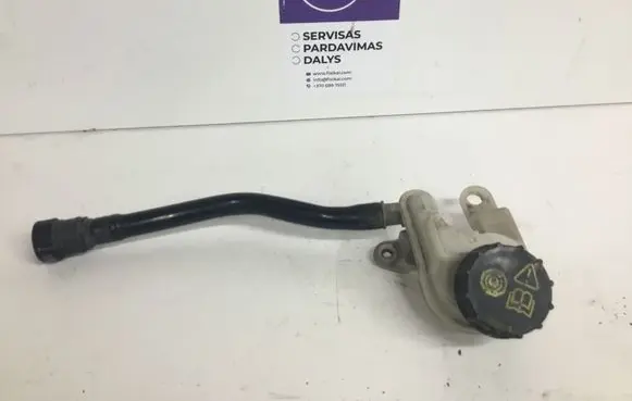 Ford Fiesta Brake fluid reservoir 