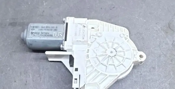 Seat Alhambra (Mk2) Front door window regulator motor 8K0959801B 942887100