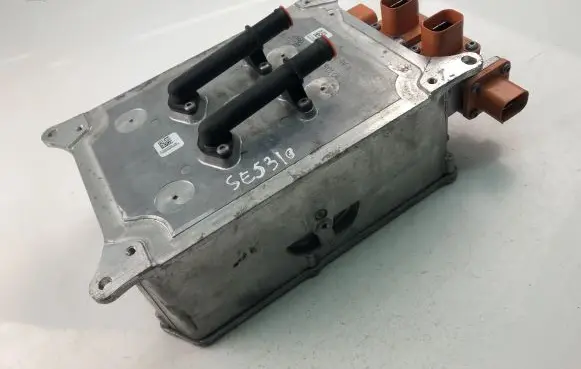 Voltage converter inverter