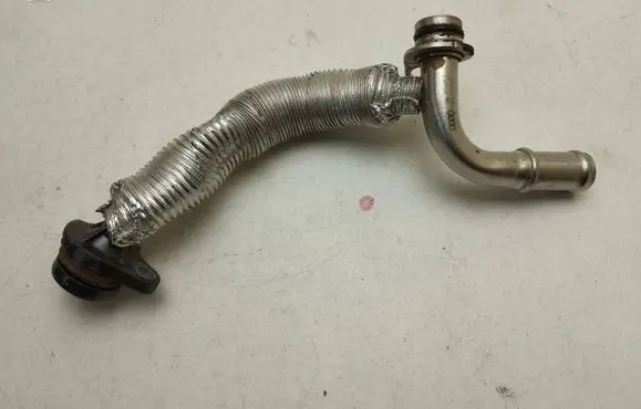 Audi Q5 SQ5 Fuel injector supply line/pipe 06L121497T
