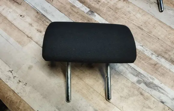 Toyota Auris 150 Rear seat headrest 