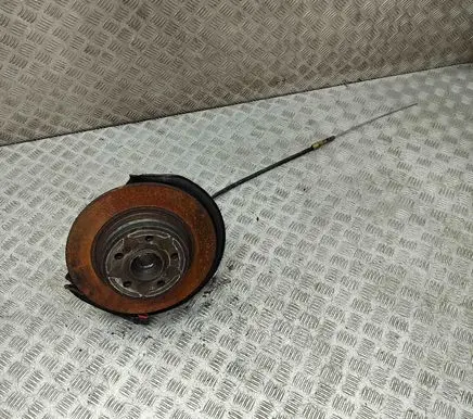 Rear wheel hub