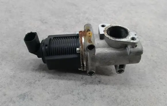 Opel Zafira B EGR valve 330690644