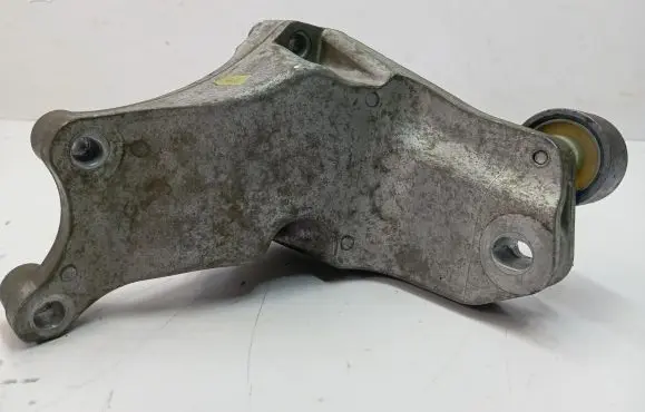 Ford Mustang VI Engine mounting bracket X05302A