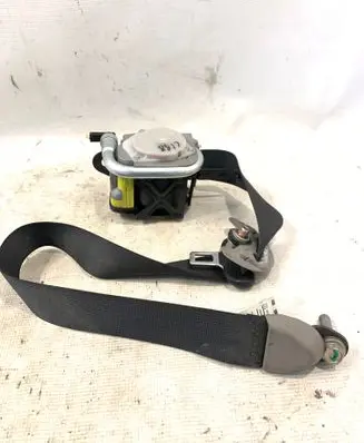 Mitsubishi Grandis Front seatbelt 0433103