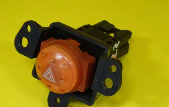 Nissan Almera Tino Hazard light switch 06016 NILES06016