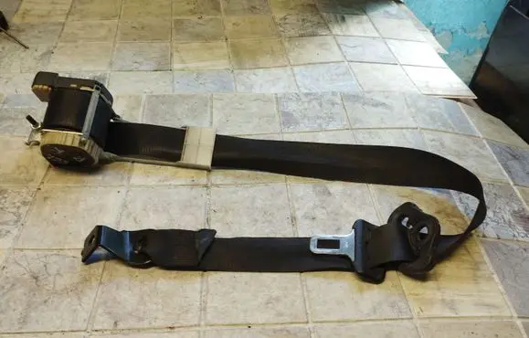 Opel Zafira A Front seatbelt 90560635 040174