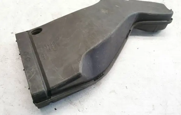 Audi A4 S4 B6 8E 8H Air intake duct part 8E0129618D