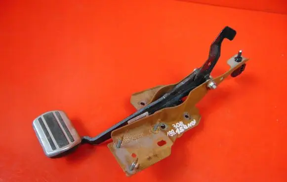 Peugeot 308 Brake pedal 