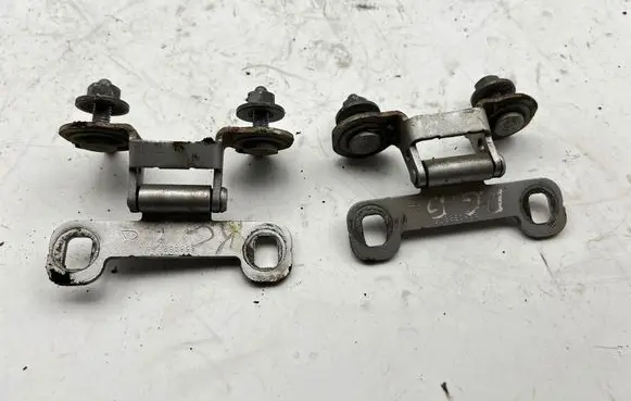 Chrysler Grand Voyager V Tailgate/trunk/boot hinge