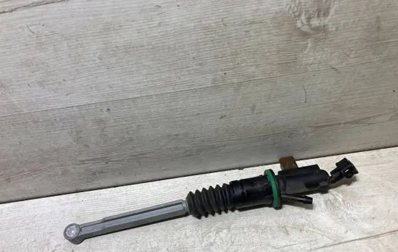 Clutch slave cylinder