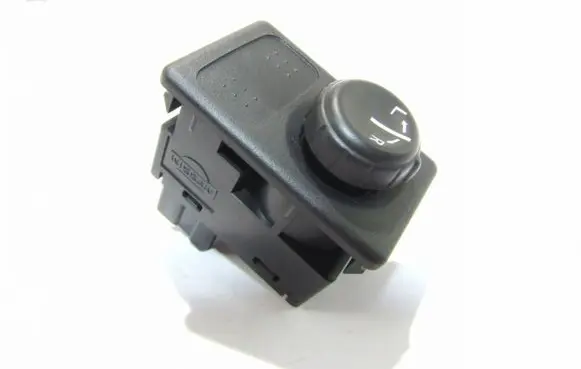 Nissan Almera Tino Wing mirror switch