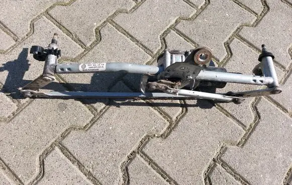 Volkswagen PASSAT B7 Wiper motor 3AB955023A