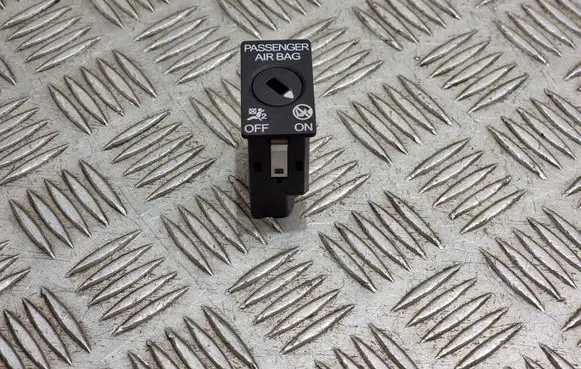 Passenger airbag on/off switch