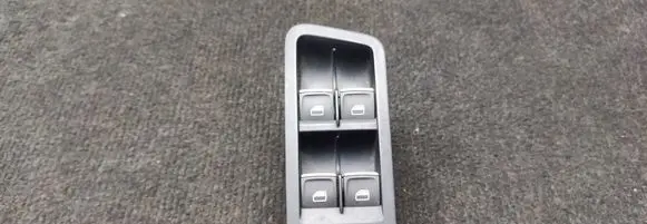 Volkswagen Golf VII Electric window control switch 5G1867255C