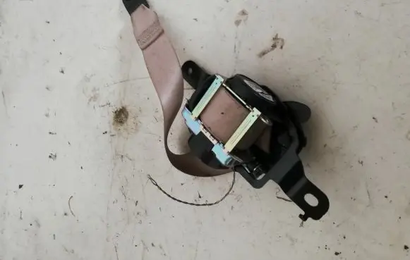 BMW X5 F15 Front seatbelt 6352305 S27180750AP