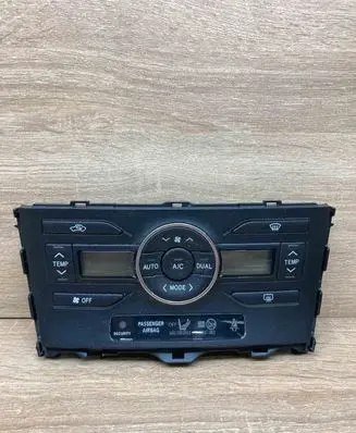 Toyota Auris 150 Climate control unit 5590002301
