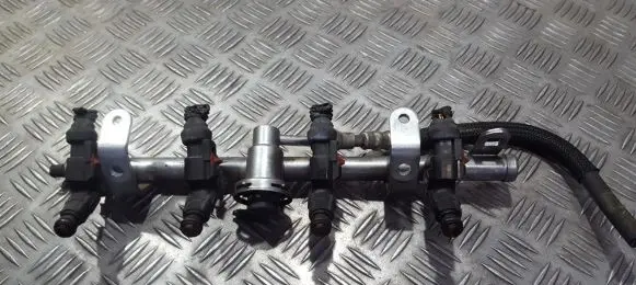 Mini One - Cooper R50 - 53 Fuel main line pipe 04891337AB 40777859AB