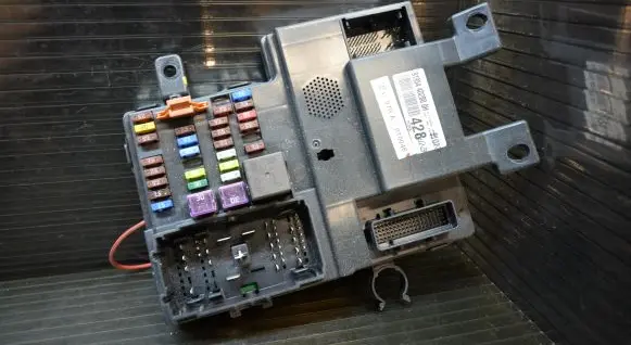 KIA Carnival Fuse module 919544D2800H