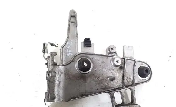 Mercedes-Benz GLK (X204) Air filter cleaner box bracket assembly A6510902241