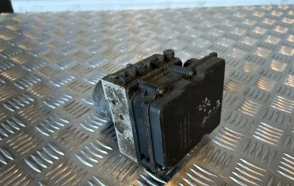 BMW 5 E60 E61 ABS Pump 6768906
