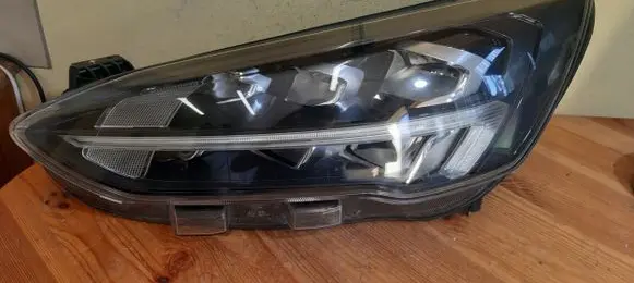 Ford Focus Headlight/headlamp JX7B13E015CE