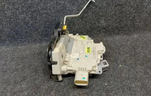 Audi A3 S3 8P Rear door lock 4F0839016