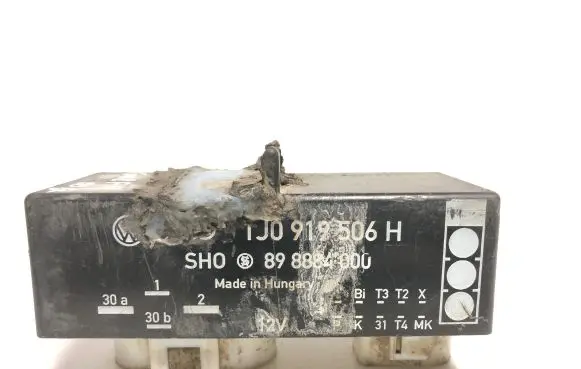 Volkswagen Golf IV Coolant fan relay 1J0919506H 898884000