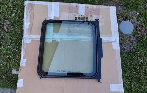 Hyundai H-1, Starex, Satellite Front door window/glass (coupe)