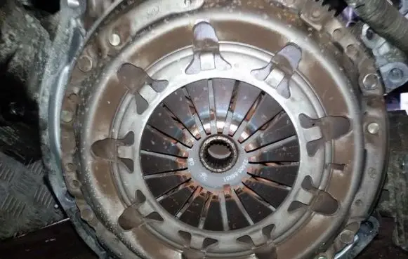 Suzuki SX4 Pressure plate PAPRASTA