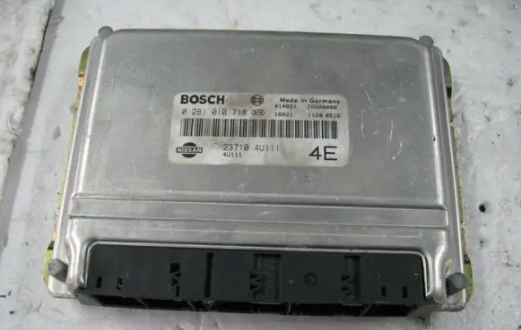 Nissan Almera Tino Engine control unit/module 0281010718