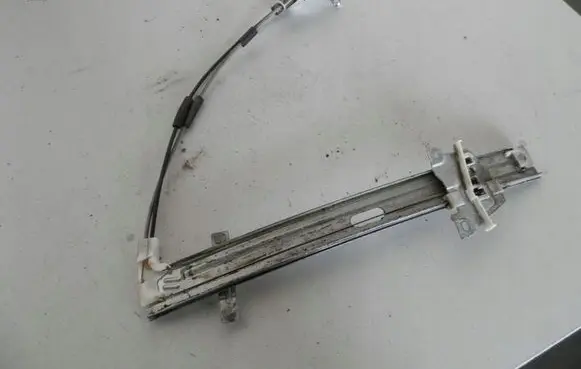 Mazda 323 F Front door manual window regulator 