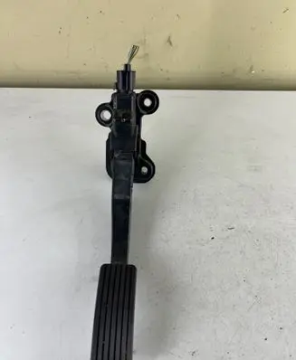 Peugeot 4007 Accelerator throttle pedal MN101544 08080C1AX0354 48873346086