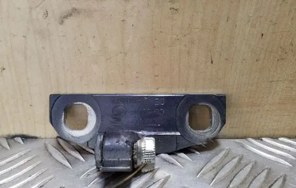 Volvo XC60 Front door upper hinge