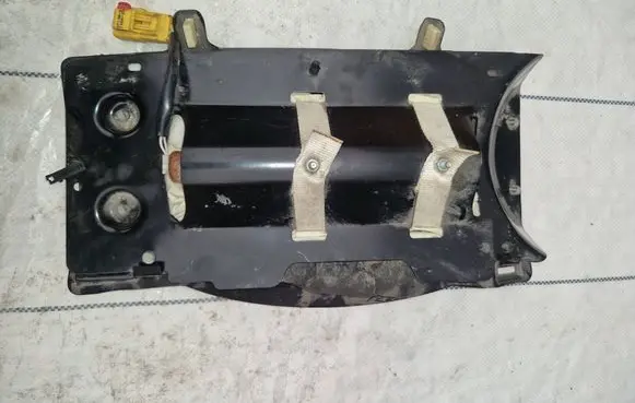 Chrysler Pacifica Knee airbag P04680550ae