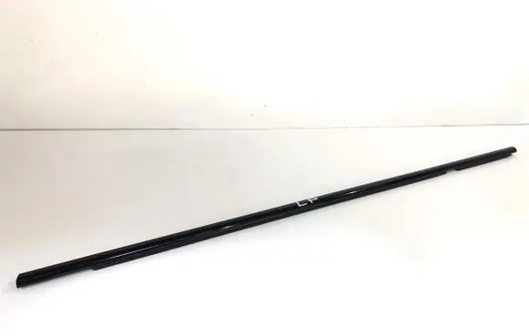 Renault Captur Front door windshield rail