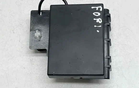 Subaru Forester SL Antenna control unit V3003060 14540247 86321VC300