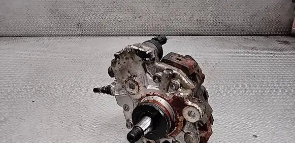 KIA Sorento Fuel injection high pressure pump 0445010101 331004A010