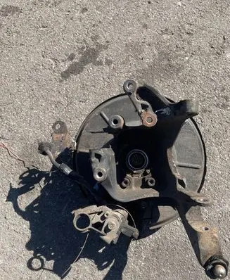 Ford Kuga I Rear wheel hub spindle/knuckle 