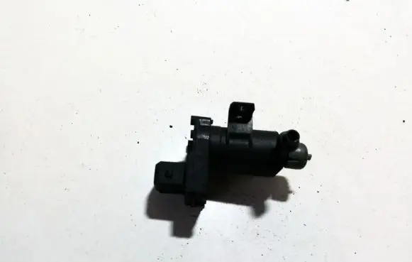 Mercedes-Benz E W210 Turbo solenoid valve a2028000178